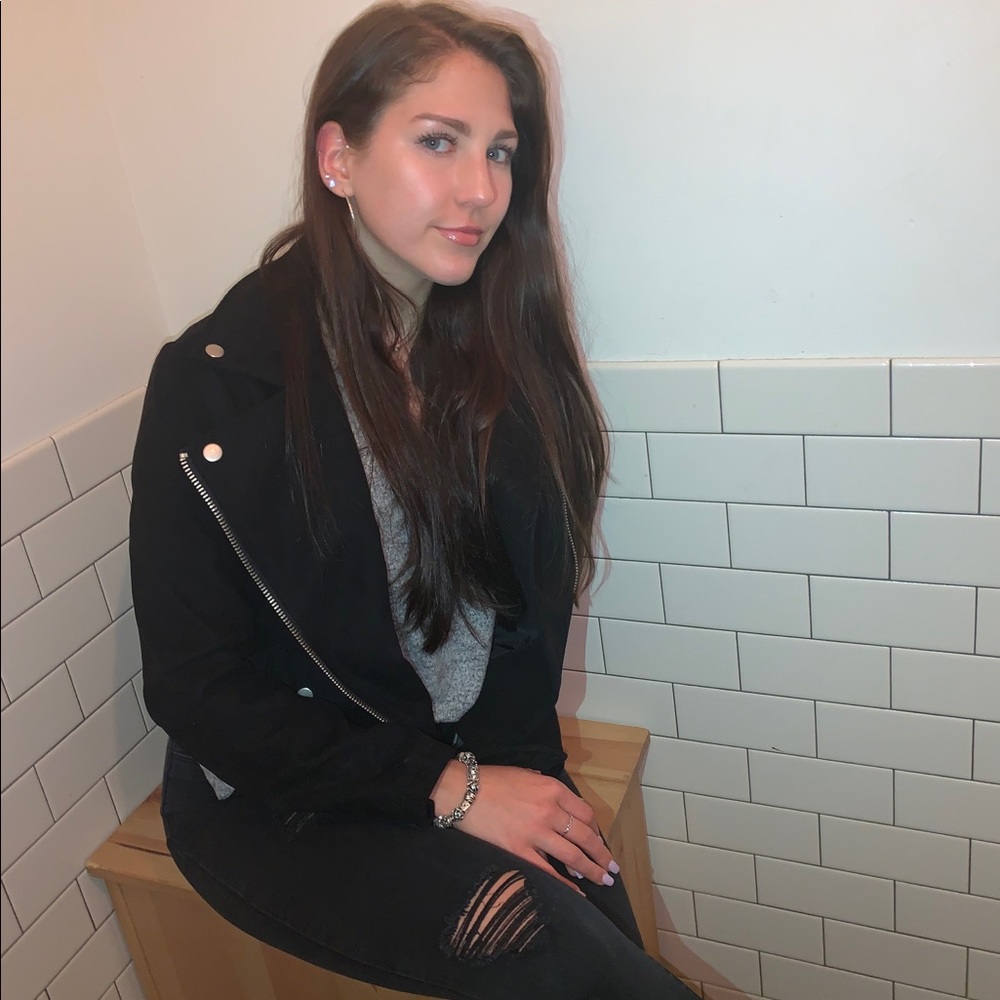 Meet your Posher, Brooke
